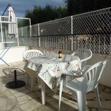 Joli Studio Calme Avec Terrasse Nice Exterior foto