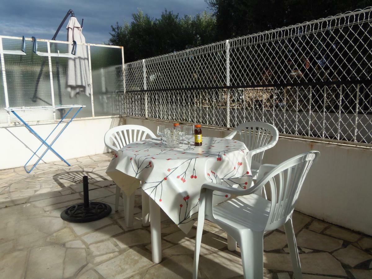Joli Studio Calme Avec Terrasse Nice Exterior foto